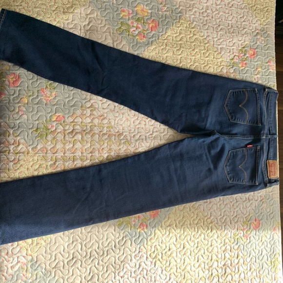 Levi's High Rise Shaping Straight Cut Jeans - Picture 5 of 7
